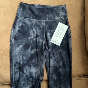Lululemon size4